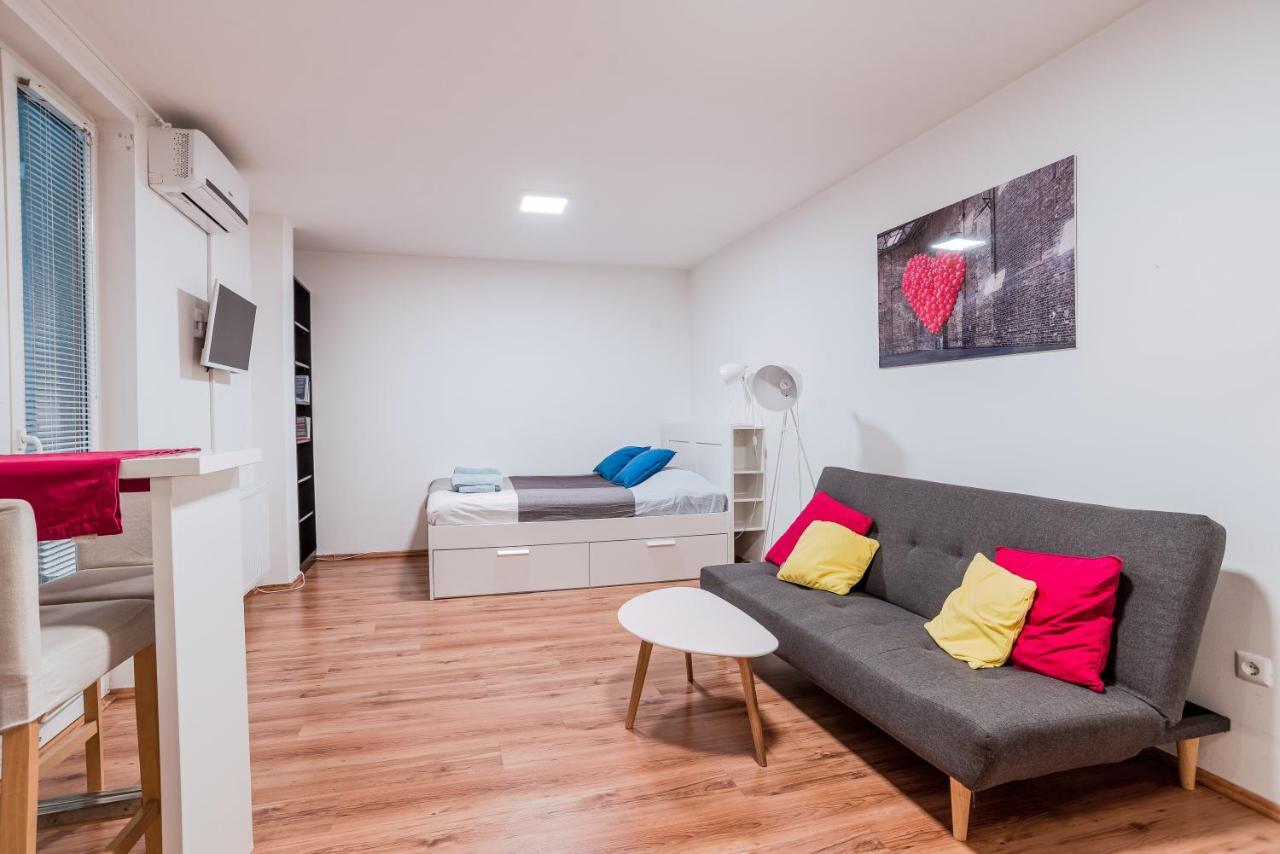 Central Studio Boulevard บูดาเปสต์ ภายนอก รูปภาพ